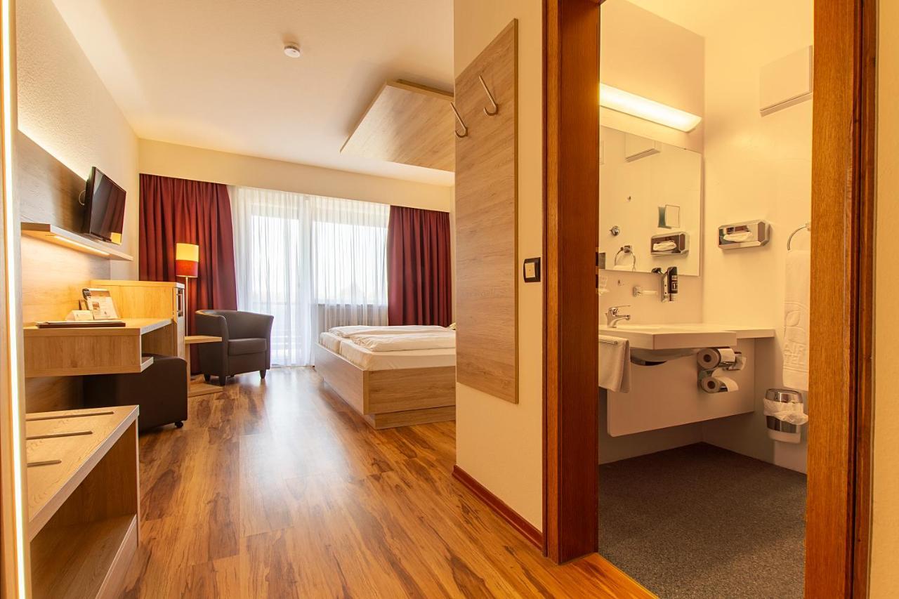 Flair-Hotel Zum Benediktiner Schwarzach am Main Bagian luar foto