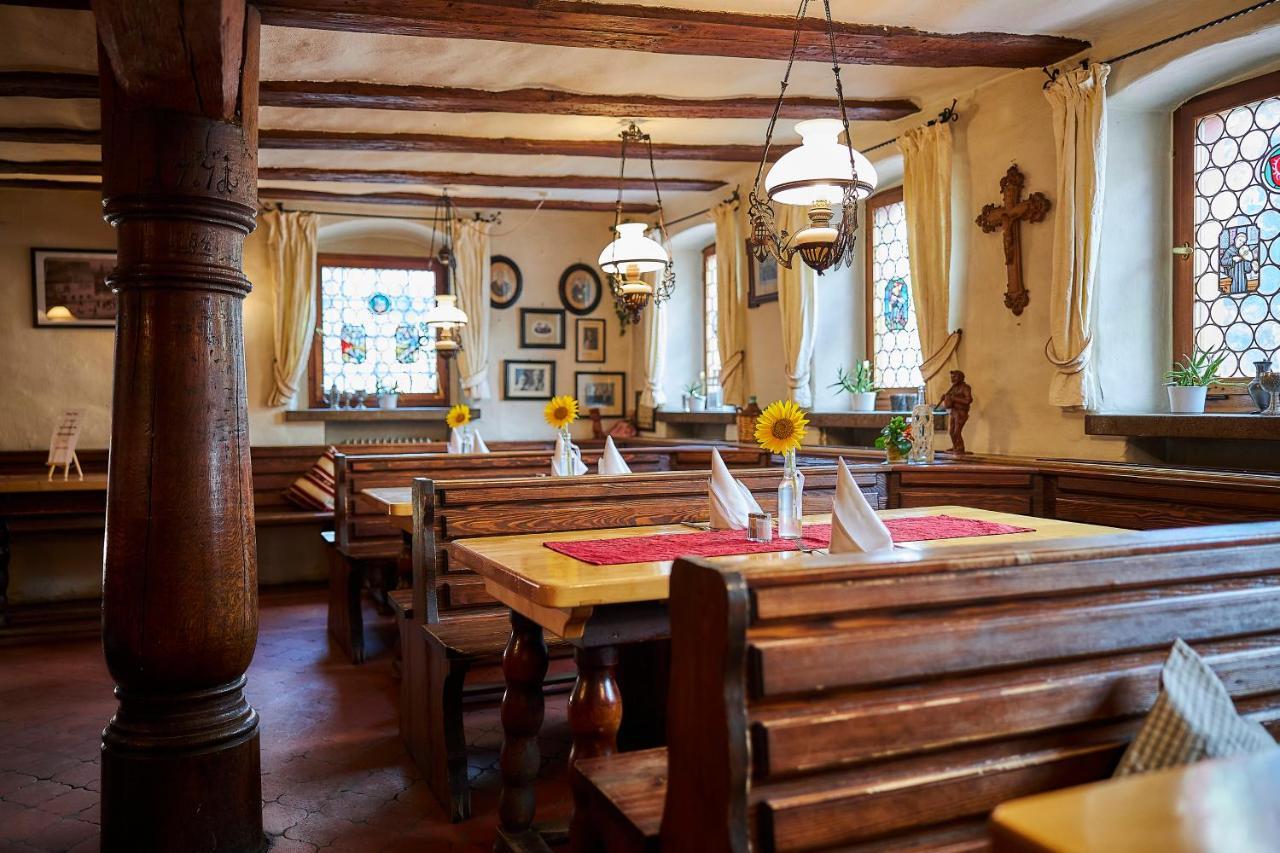 Flair-Hotel Zum Benediktiner Schwarzach am Main Bagian luar foto