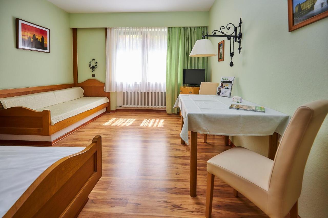 Flair-Hotel Zum Benediktiner Schwarzach am Main Bagian luar foto