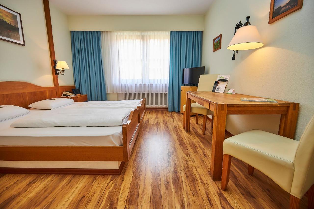 Flair-Hotel Zum Benediktiner Schwarzach am Main Bagian luar foto