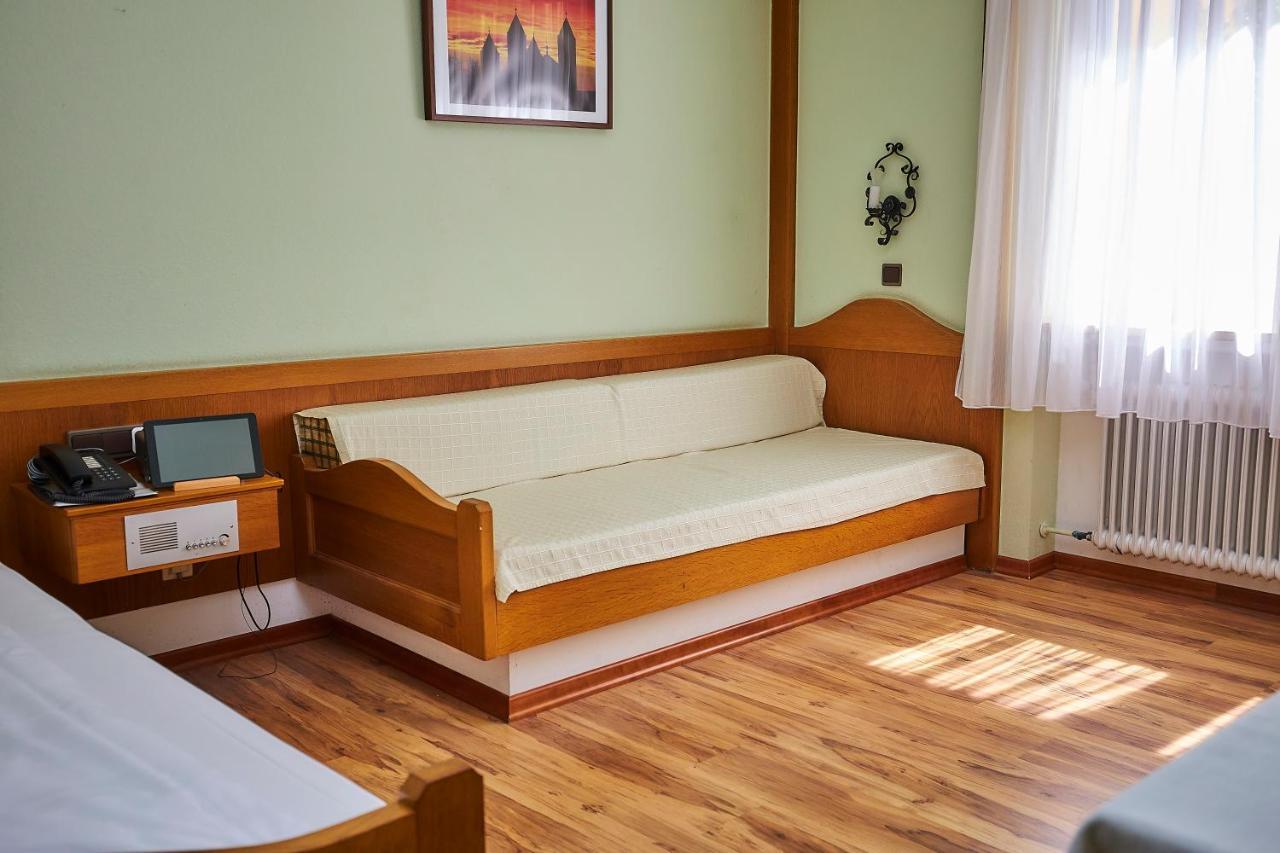 Flair-Hotel Zum Benediktiner Schwarzach am Main Bagian luar foto