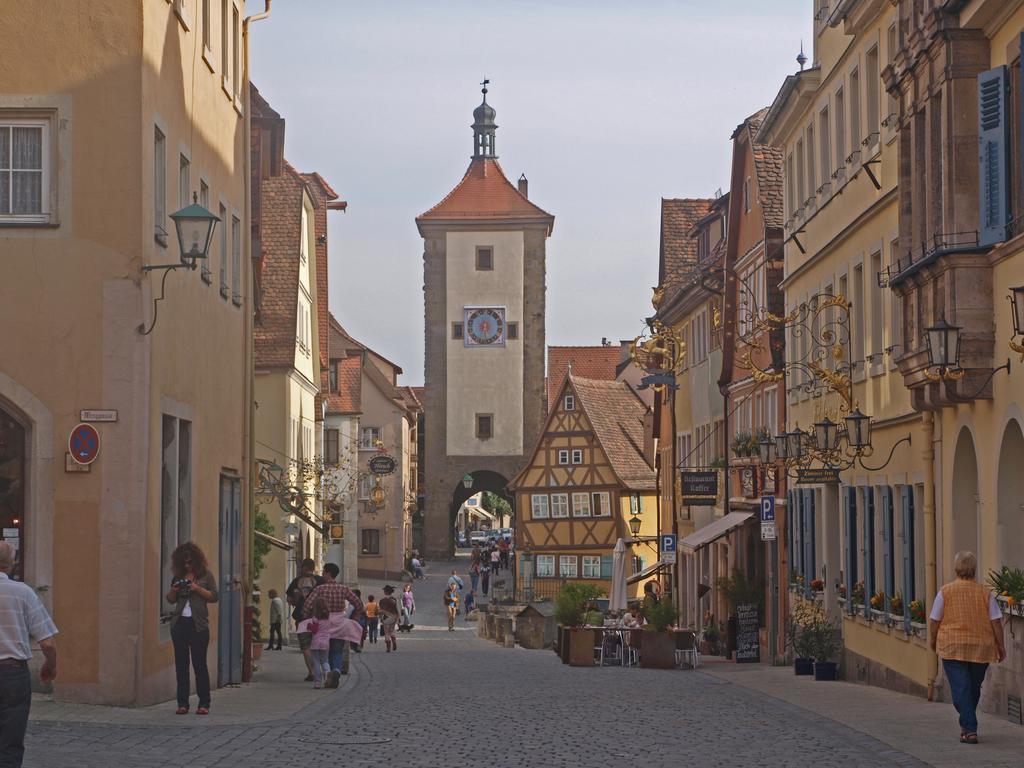 Flair-Hotel Zum Benediktiner Schwarzach am Main Bagian luar foto