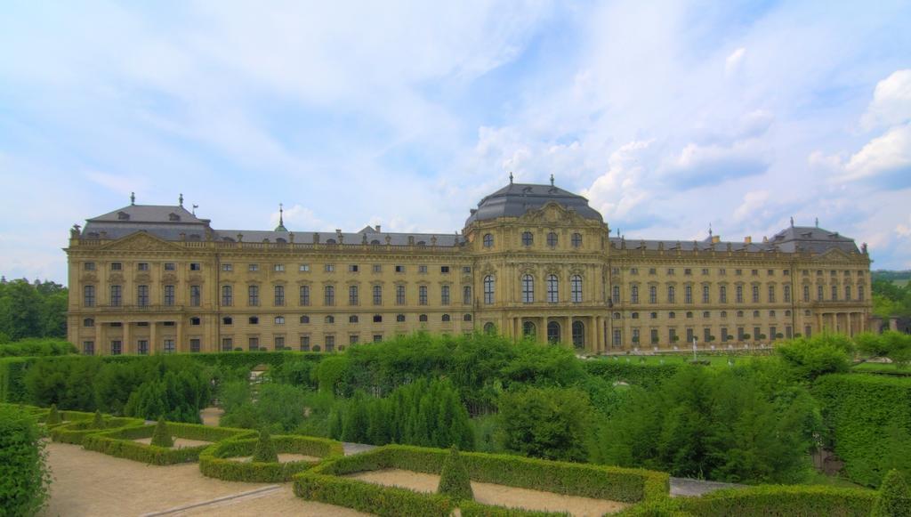 Flair-Hotel Zum Benediktiner Schwarzach am Main Bagian luar foto