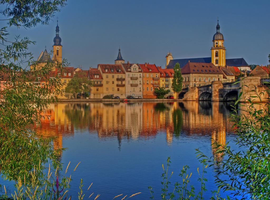 Flair-Hotel Zum Benediktiner Schwarzach am Main Bagian luar foto