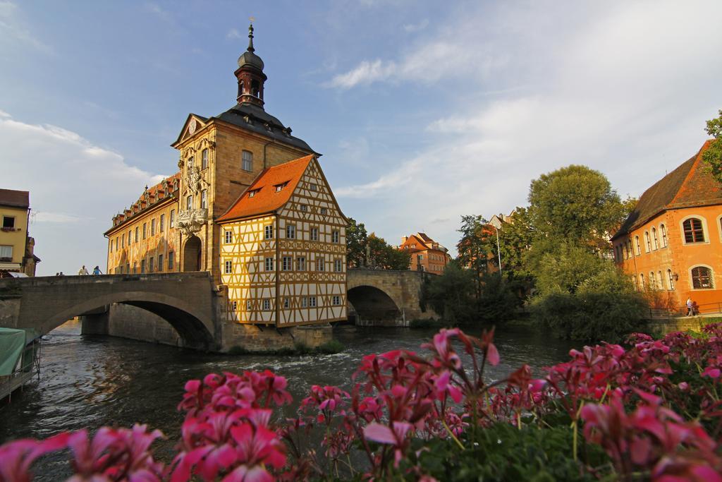 Flair-Hotel Zum Benediktiner Schwarzach am Main Bagian luar foto