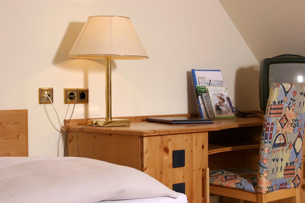 Flair-Hotel Zum Benediktiner Schwarzach am Main Ruang foto